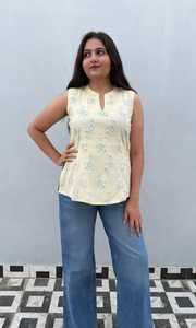 Top Corto sin Mangas para Mujer, Color Amarillo Suave, Estampado Floral, Viscosa y Rayón, Corte Holgado, Estilo Casual para Jeans, Oficina, Verano - Product Image 1
