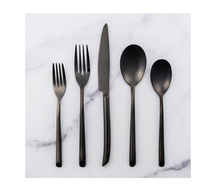 Ensemble de couverts en acier inoxydable noir mat, design minimaliste, résistant à la rouille, couverts de restauration - Product Image 1