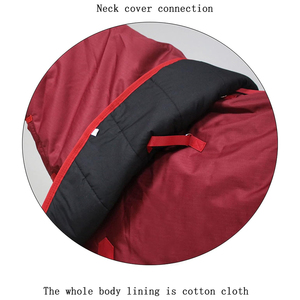 Couverture imperméable pour cheval de couleur marron, avec col haut et rabat de queue moyen, pour une utilisation en extérieur toute saison. - Product Image 3