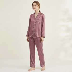 ชุดนอนลำลองผ้าเนื้อนุ่มใส่สบายสำหรับใส่ในบ้าน - Product Image 1