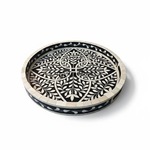 Bandeja Moderna con Incrustaciones de Hueso, Bandeja Decorativa Hecha a Mano, Adorno Premium para Mesa de Comedor, por Tradebyd - Product Image 6