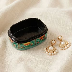 Boîte à bijoux artisanale indienne en papier mâché de Kashmir, couleur turquoise aqua, avec bouquet de roses, peinte à la main, de qualité supérieure - Product Image 5