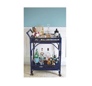 Carrito de Bar Metálico Azul Marino de Dos Niveles con Recortes Decorativos para Uso en Interiores, Estilo de Diseño Moderno - Product Image 2