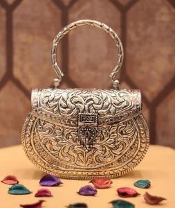 Nouvelle pochette de soirée argentée pour mariée, sac à main de demoiselle d'honneur argenté, pochette argentée par f s international - Product Image 1