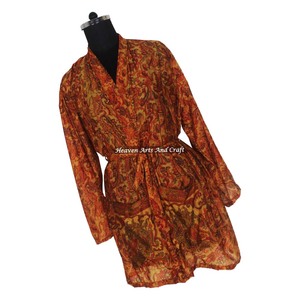KS010 Kimono long en soie pure pour femme, style sari vintage, taille unique ajustable, veste longue en soie vintage pour femme - Product Image 2