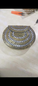 Magnifiques pochettes en mosaïque fabriquées à la main par Falak World Export, un accessoire époustouflant pour les femmes lors de célébrations et d'occasions spéciales - Product Image 5