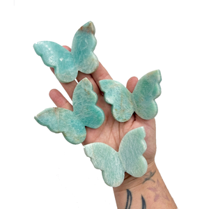 คริสตัลอะเมโซไนต์รูปผีเสื้อคุณภาพสูง พร้อมปีกหินบำบัด แกะสลักผีเสื้อ 3 มิติ และคริสตัลตกแต่ง ขายส่ง - Product Image 3