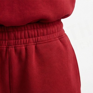 Conjunto de 2 Piezas para Mujer, Sudadera de Felpa y Pantalones Cortos, Cuello Redondo, Manga Larga, Corte Holgado, Sobre la Rodilla, Estampado de Letras Rojas, Ropa Casual - Product Image 5