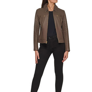 Chaqueta de motociclista de cuero genuino para mujer, color marrón, acolchada, con cierre de cremallera, cuello vuelto, abrigo corto. - Product Image 6