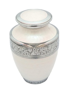 Urne funéraire gravée en argent pour cendres humaines Urne funéraire adulte fabriquée à la main-Grande urne funéraire pour cendres humaines-Sac inclus - Product Image 1