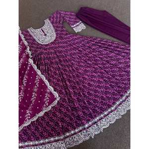 Conjunto de Vestido Elegante para Mujer con Estampado Digital en la Parte Inferior y Dupatta - Product Image 1