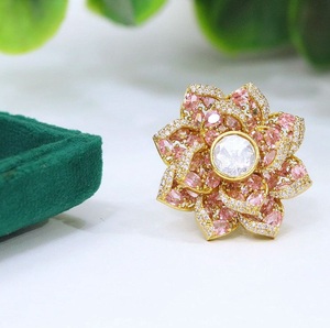 Bague ajustable tendance en laiton plaqué or de haute qualité avec zircon, style ethnique, pour femme, idéale pour les mariages - Product Image 3