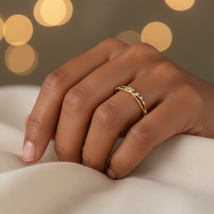 Bague de mariage classique en moissanite taille brillant en forme d'infini pour femme, en argent sterling 925, avec sertissage à griffes, bandes croisées - Product Image 5