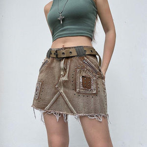 Minifalda vaquera Y2K desgastada y elegante para mujer, shorts de mezclilla transpirables, diseño de patchwork estilo grunge, lavado, sexy y a la moda. - Product Image 1