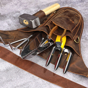 Cinturón de herramientas de cuero de alta calidad para floristas, diseñadores y expertos en jardinería con múltiples bolsillos para almacenamiento de herramientas. - Product Image 6