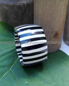 High Quality Customized Women's Handcrafted Angel Resin Fashion Bracelet Handmade Indian Model Pattern Color Strand Resin Crafts - Product Image 6