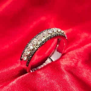Anillo de Eternidad de Plata de Ley 925 Chapado en Oro de 18K con Moissanita y Engaste de Canal Redondo Brillante para Regalo de Boda y Aniversario - Product Image 1