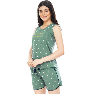 Ensemble coordonné coloré pour femme : chemise blanche et short avec motifs de têtes d'ours amusants – Tenue estivale originale et tendance pour femme - Product Image 2