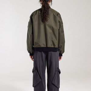 Chaqueta Bomber Gruesa de Temporada para Mujer, con Bordado de Camuflaje, Impresión Personalizada, Cierre de Cremallera Impermeable y Mangas Desmontables - Product Image 4