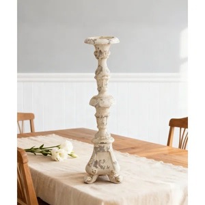 Grand Porte-Bougie en Polyresine Blanche Vieillie pour la Décoration de la Maison - Product Image 1
