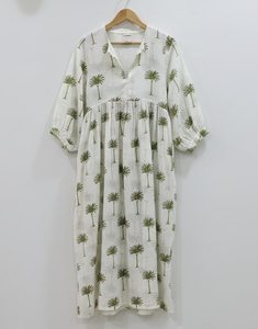 Robe midi trapèze personnalisable pour le bureau - Style bohème, faite à la main, motif floral tie-dye, 100 % coton respirant, écologique et naturel - Product Image 6