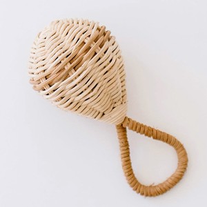Mordedor vibrador hecho a mano con asa de anillo, juguetes para bebés recién nacidos, mordedores tejidos de ratán - Product Image 1