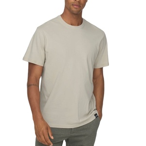 Camiseta de cuello redondo para hombre con hombros descubiertos de Color personalizado de alta calidad para hombre y mujer, camisetas para adultos con bordado personalizado de Fruit of the Loom - Product Image 1
