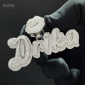 Pendentif personnalisé en argent sterling 925 avec lettres initiales, serti de moissanite VVS glacée, style luxueux, certifié GCI & IDGL, sertissage griffe, unisexe - Product Image 1