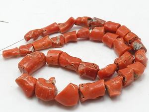 Cuentas de Coral Rojo Italiano, Lisas y Pulimentadas, Forma Irregular de Pepita, Tubo de Piedra de 16 Pulgadas, 10-15 mm de Largo, Certificado por Terceros - Product Image 3