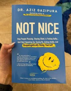 Not Nice de Aziz Gazipura, libro de bolsillo sobre ansiedad social y mejora personal - Product Image 1