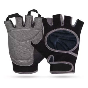 Guantes de Gimnasio Transpirables de la Mejor Calidad de Alexandria Industries, Diseño Personalizado, Hechos en Pakistán - Product Image 1
