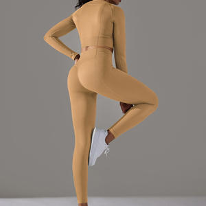 Ensemble de yoga sans couture pour femmes, leggings et soutien-gorge de sport, vêtements de sport et de fitness confortables et respirants, logo personnalisé - Product Image 6