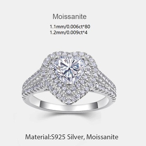 Anillo de compromiso moderno con diseño de doble halo en forma de corazón de 1 quilate, moissanita, engaste pavé de vástago dividido, banda de boda de plata de ley 925 - Product Image 4