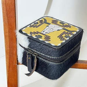 Boîte à bijoux portable artisanale en cuir de vachette véritable, motif crâne de cowboy, étui de rangement sécurisé pour bijoux - Product Image 4