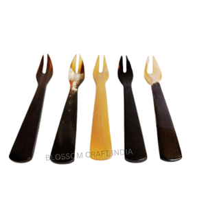 Cuillère en corne de buffle polie, style médiéval, faite à la main, ustensile de table de style folklorique, meilleur prix - Product Image 1