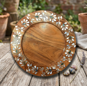 Plateau de service rond en bois poli couleur chocolat antique avec incrustation en nacre découpée au laser pour la maison ou la restauration - Product Image 1