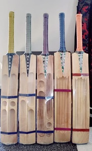 Bate de Críquet de Madera de Kashmir de Primera Calidad 2025, Ligero y Duradero, Tamaño Estándar de 35 Pulgadas - Product Image 5