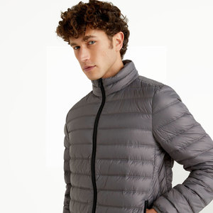 Chaqueta de invierno ligera para hombre 2026 al por mayor, con logo personalizado, cuello alto liso, abrigo acolchado, chaqueta duradera de nailon con relleno, OEM - Product Image 4