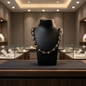 Collar de Cuentas de Madera Talladas, Arte Popular, Patrón Blanco, Negro y Naranja, Joyería Artesanal, Tamil Nadu, KOTTRAVAI - Product Image 3
