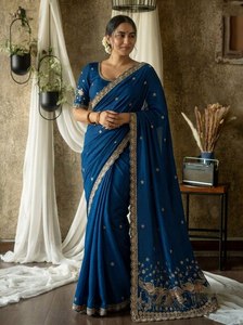 Ensemble indien pakistanais en georgette bleue brodée, longueur ras du sol, avec dupatta floral, chemisier imprimé et jupe, tenue traditionnelle recyclée - Product Image 4