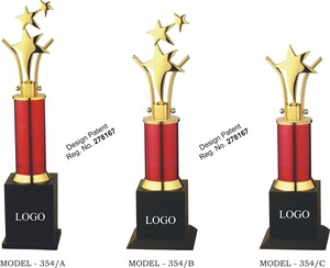 Trophée en métal Stars plaqué or, modèle colonne rouge 354 A B C D, durable, pour récompenses sportives ou événementielles, avec base en bois noir - Product Image 5
