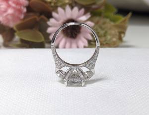 แหวนหมั้นเพชรโมอิสซาไนต์สามเม็ด ทองคำขาว/ทองเหลือง/ทองชมพู 14K แท้ น้ำหนัก 3.70 กะรัต ทรงเรเดียนท์คัท แบบวินเทจ ประดับเพชรแบบหนามเตย สำหรับผู้หญิง - Product Image 3