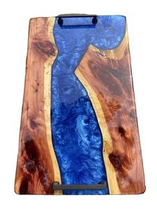 Bandeja de servicio de madera natural con asas de metal Artesanía de resina epoxi para restaurantes y hoteles - Product Image 4