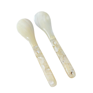 Cuillère artisanale unique en nacre, motif poisson et fleur, manche long, finition miroir, logo personnalisé gravé, service de rangement inclus - Product Image 2