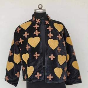 Chaqueta Acolchada de Terciopelo para Mujer, Cuello Mandarín, Estilo Y2K, Apliques Florales de Corazón, Manga Tres Cuartos, Chaqueta Corta de Invierno de Algodón - Product Image 1
