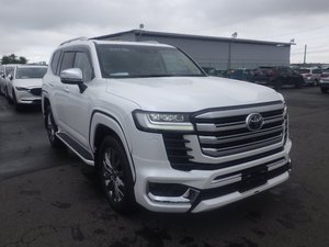Auto Usado 2024, SUV Blanco, 8 Asientos, Faros Halógenos, Interior Claro, Transmisión Automática, Neumáticos R20, Gasolina - Product Image 1