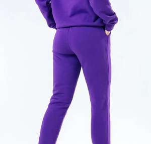 Ensemble de vêtements de détente pour femmes OEM ODM, couleur violet, avec accents floraux violets, en tricot doux, deux pièces, pour un confort quotidien agréable. - Product Image 5