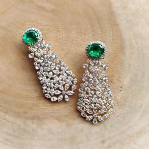 Pendientes Clásicos de Mujer Chapados en Oro de 18K con Piedra Verde Corte Esmeralda y Diseño de Flor de Cristal Marquise para Boda - Product Image 2
