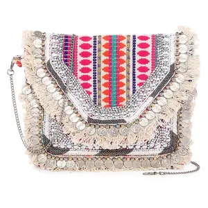 Borsa da pochette Boho fatta a mano in Banjara Vintage indiana pochette da lavoro con Patch tribali borsa da Banjara con perline India di artigianato di lusso