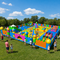 Parc d'attractions gonflable géant populaire en plein air, parc à thème gonflable attrayant pour enfants